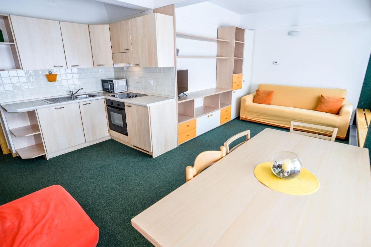 Res.Albare/Solaria Apt.Solandra Mezzana  Eksteriør billede