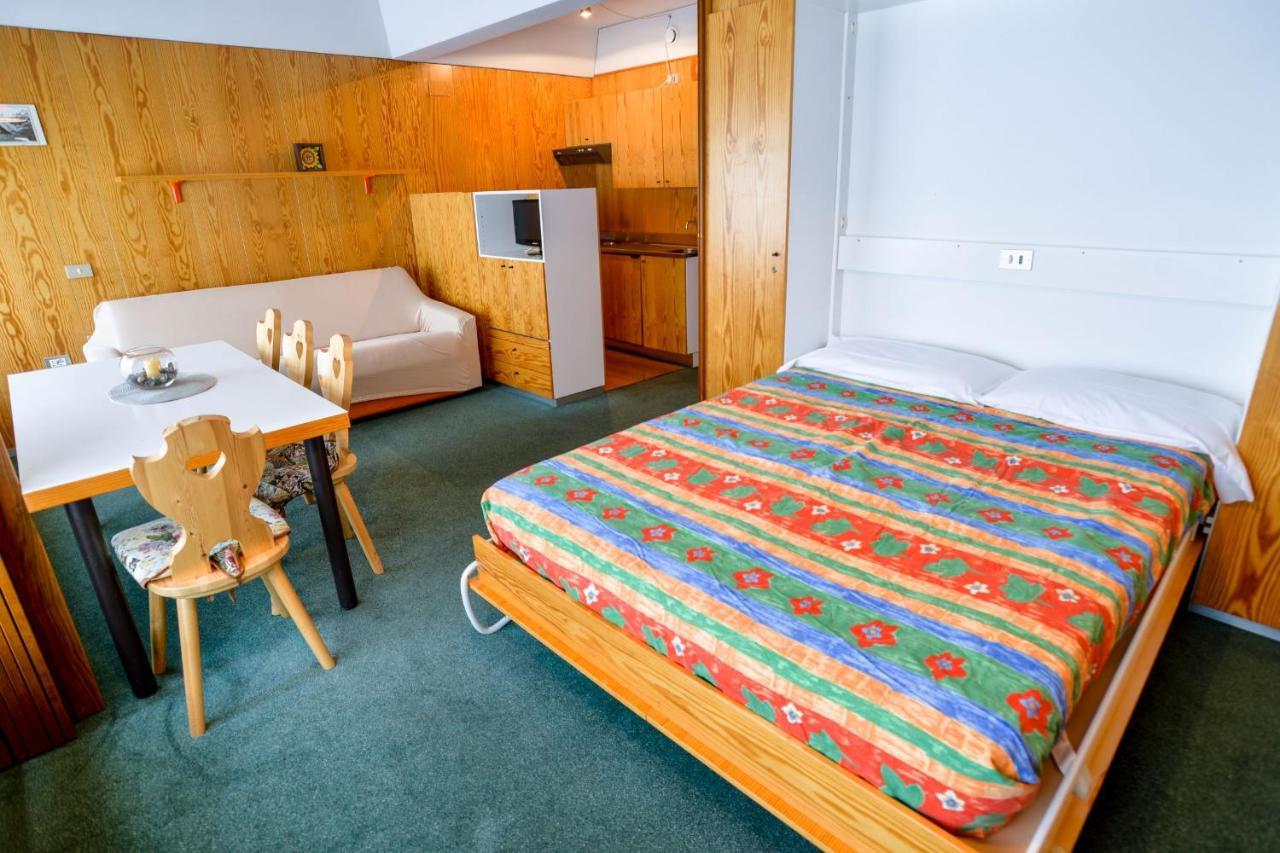 Res.Albare/Solaria Apt.Solandra Mezzana  Eksteriør billede
